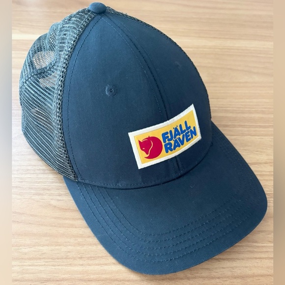 Fjall Raven Blue Adjustable Sz Sm-M Outdoorsy Trucker Hat - Picture 1 of 6